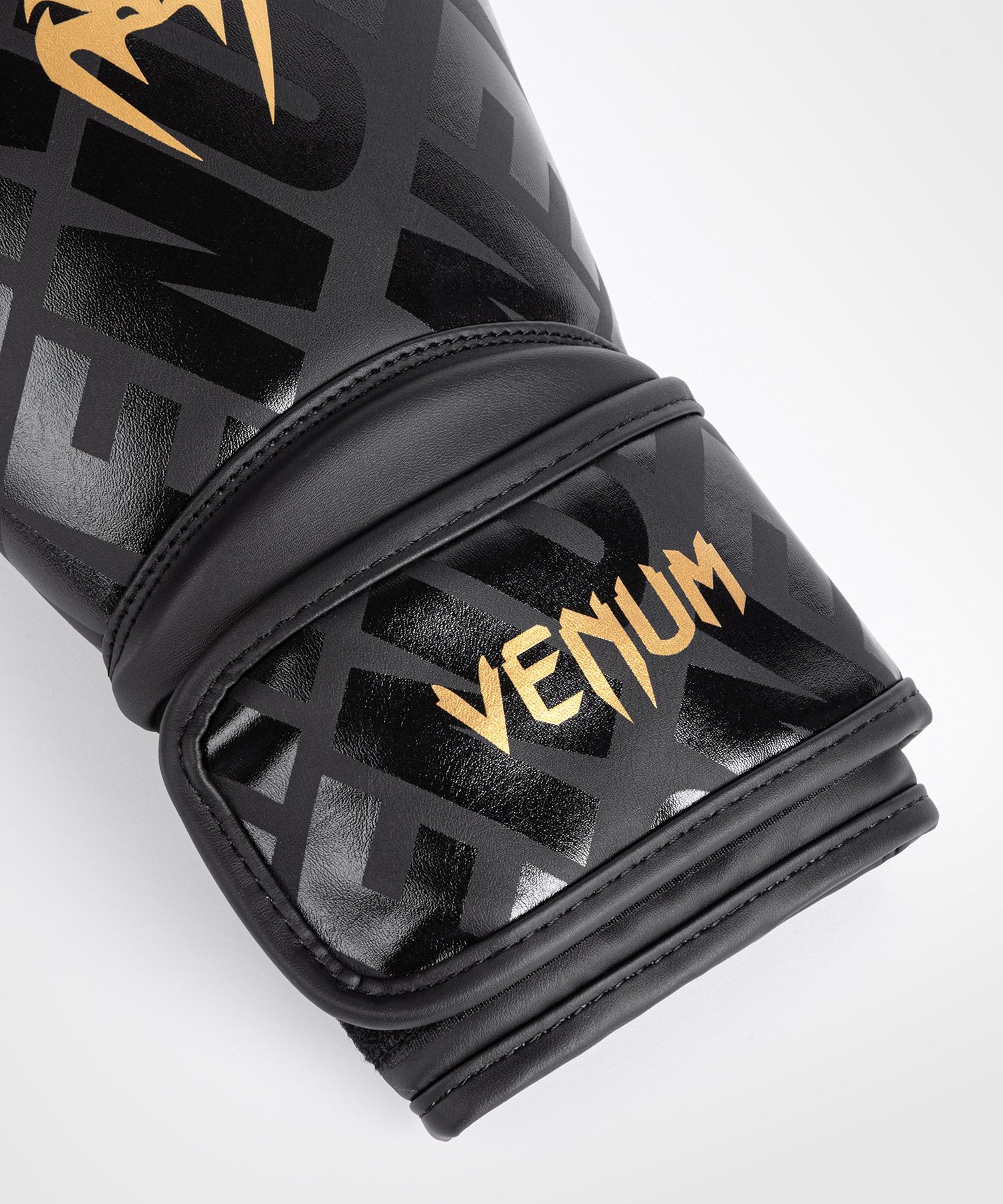 Venum Contender 1.5 Xt Boxing Gloves - Black / Gold