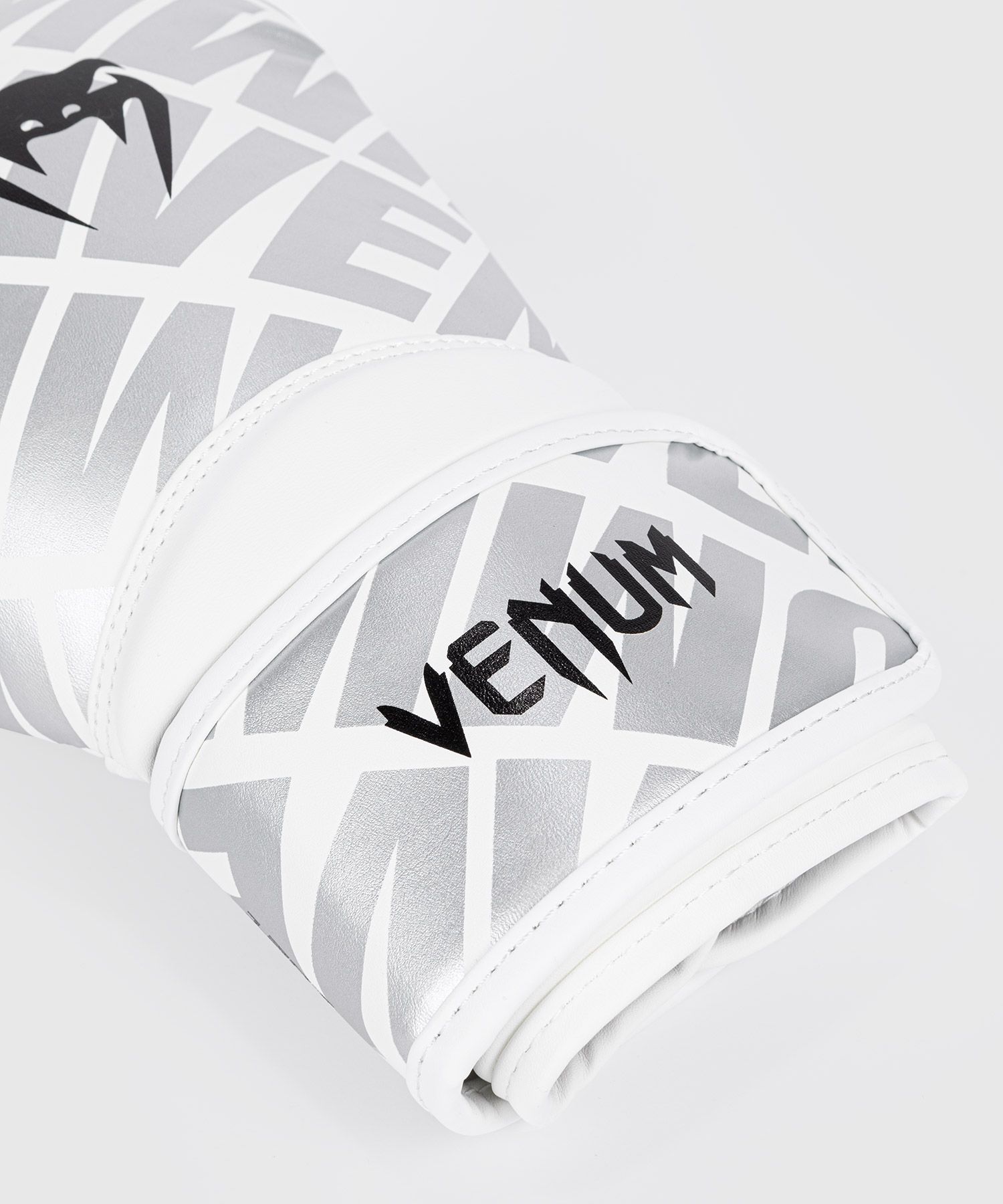 Venum Contender 1.5 Xt Boxing Gloves - White / Silver