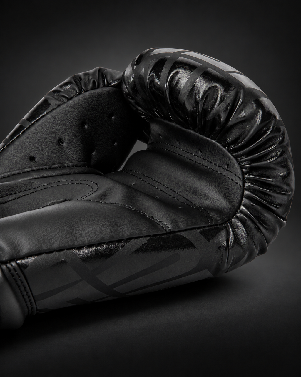 Venum Contender 1.5 Xt Boxing Gloves - Black / Gold