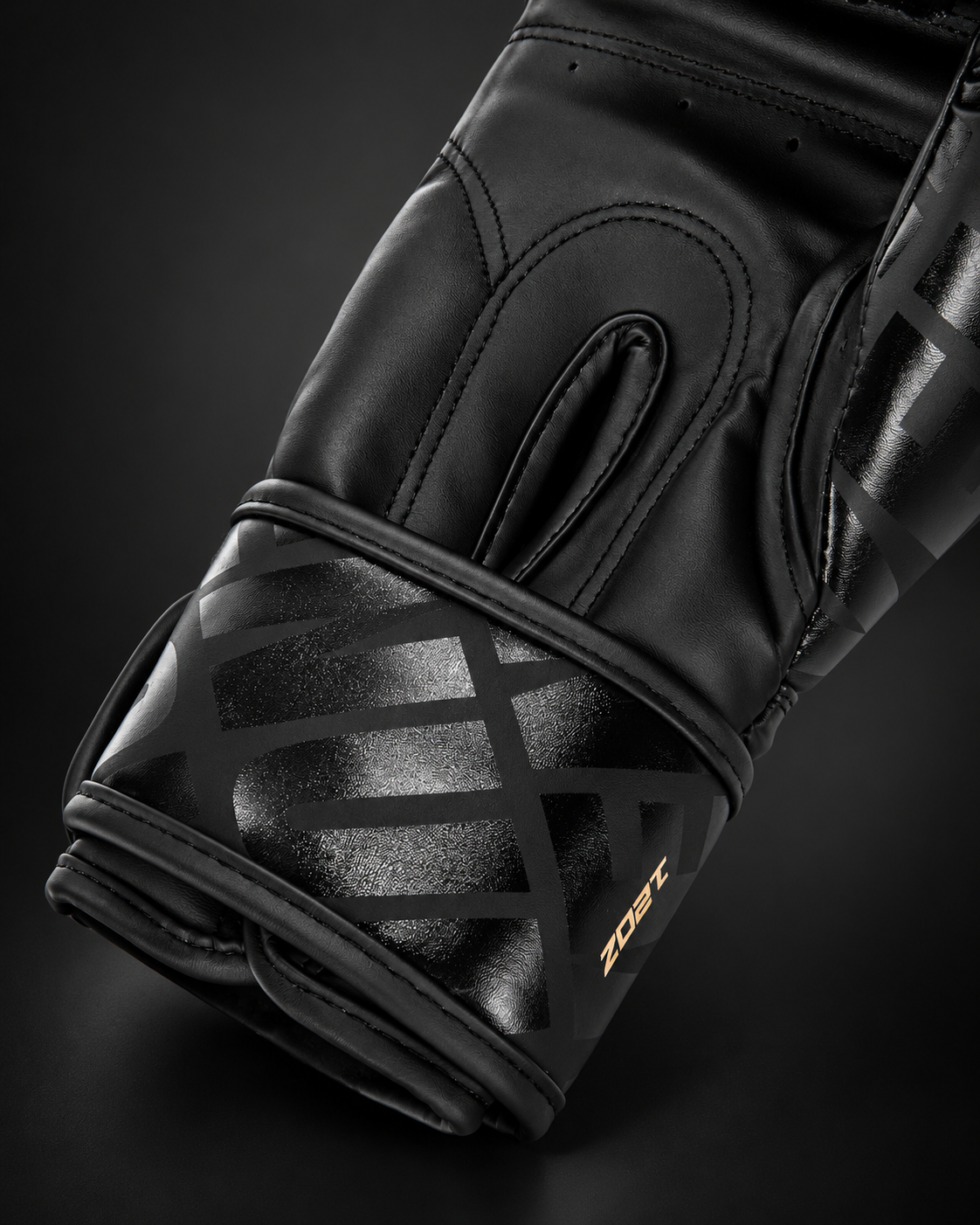 Venum Contender 1.5 Xt Boxing Gloves - Black / Gold