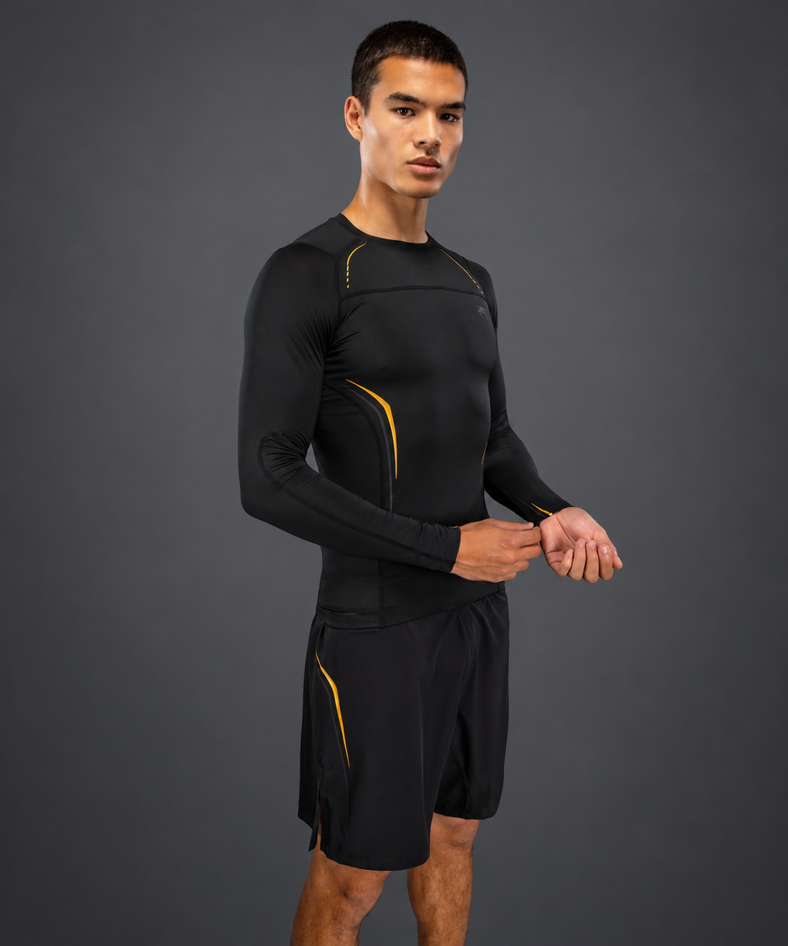 Venum G-Core Long Sleeve Rashguard - Black/Gold