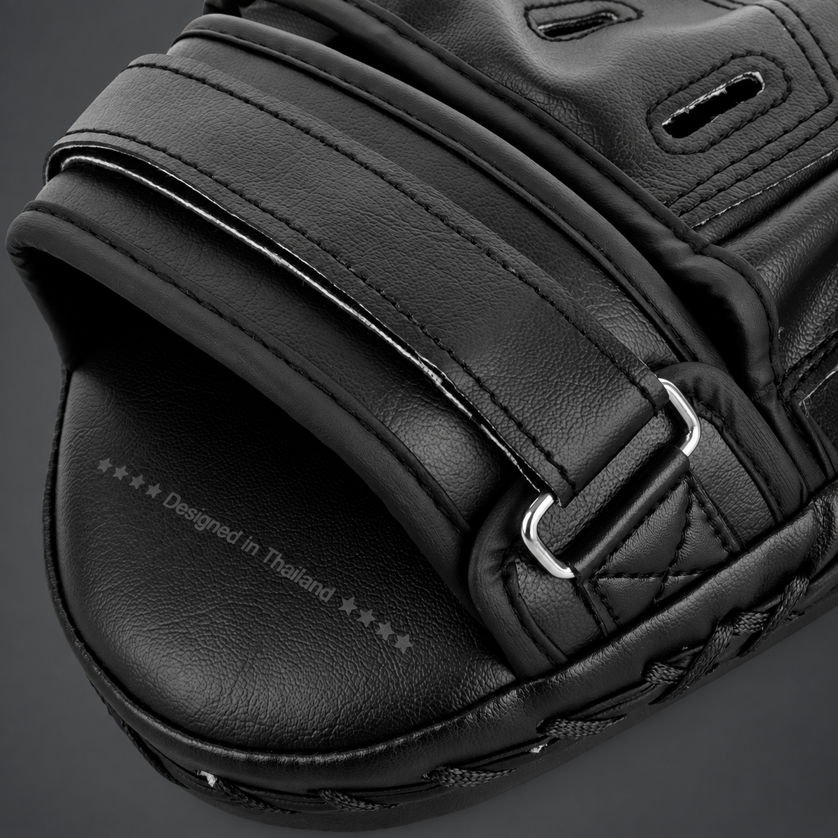 Venum Light Focus Mitts - Black/Black (Pair)