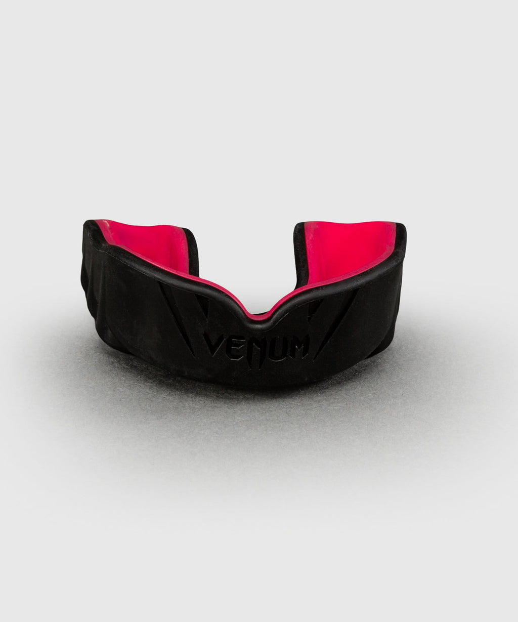 Venum Challenger Mouthguard - Black / Raspberry